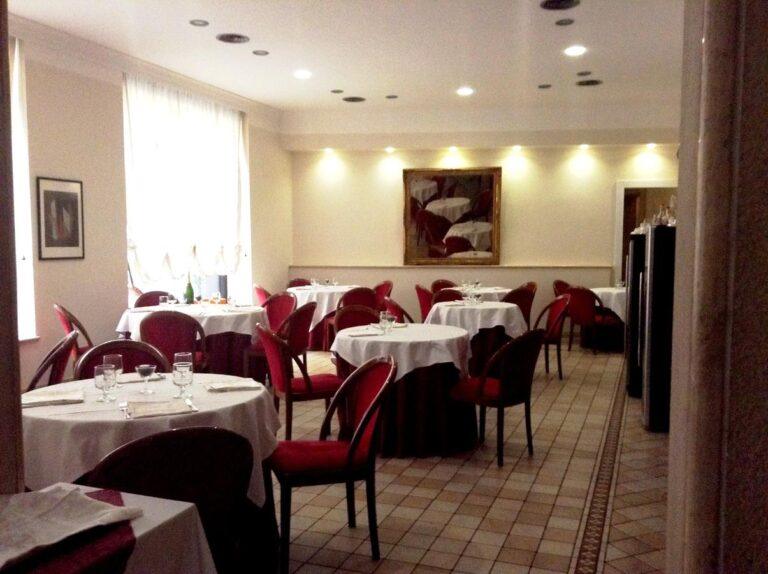 hotel-royal-torino-1lieu1salle-meetings.jpg