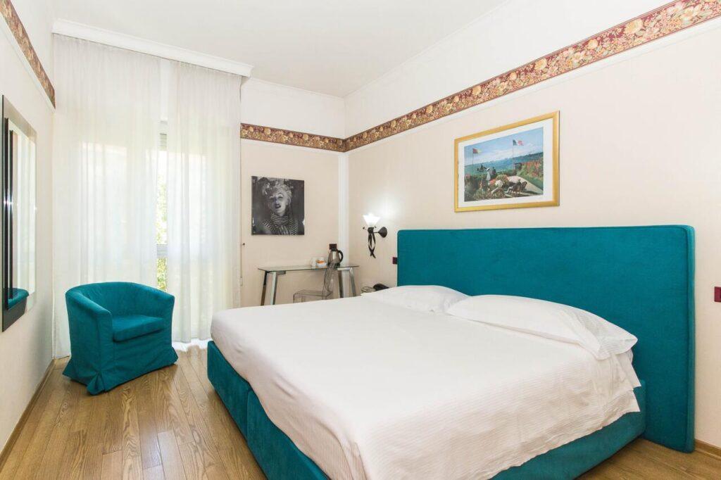 hotel-royal-torino-1lieu1salle-reunions.jpg