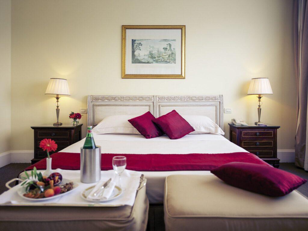 https://www.accorhotels.com/9801