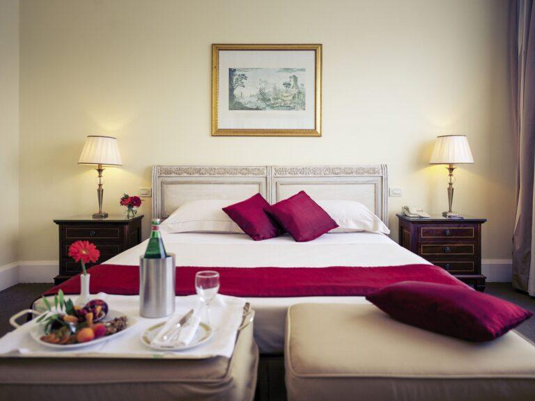 https://www.accorhotels.com/9801