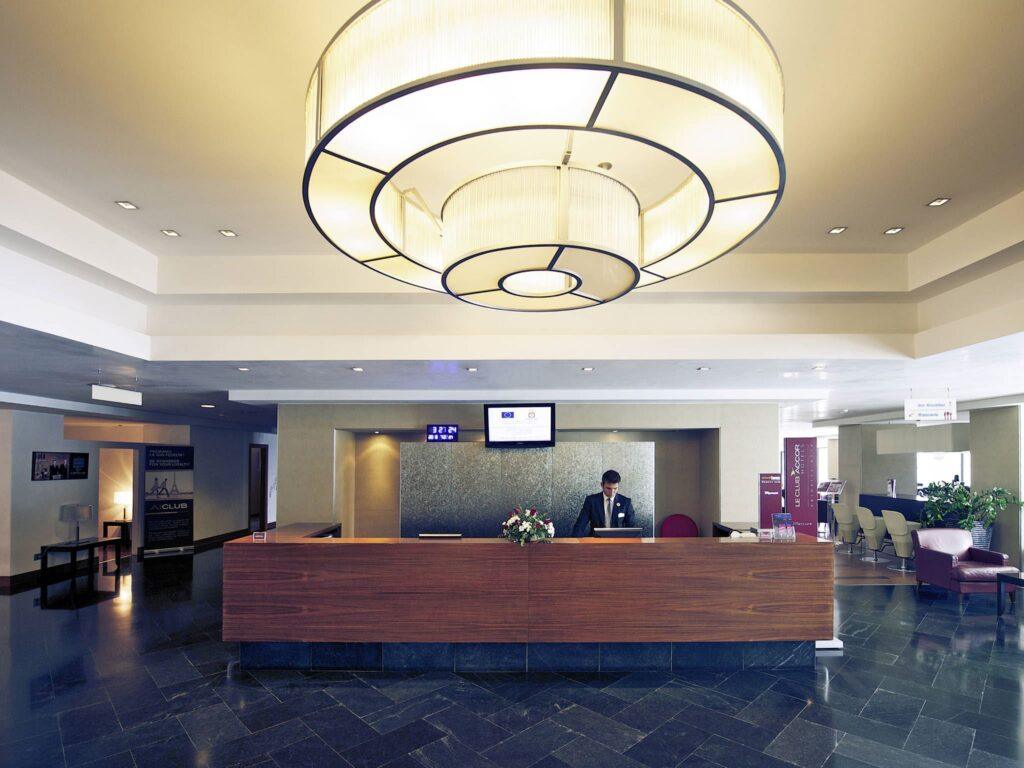 https://all.accor.com/7504