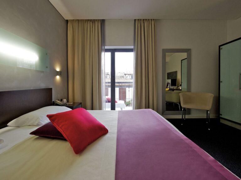 https://www.accorhotels.com/5932