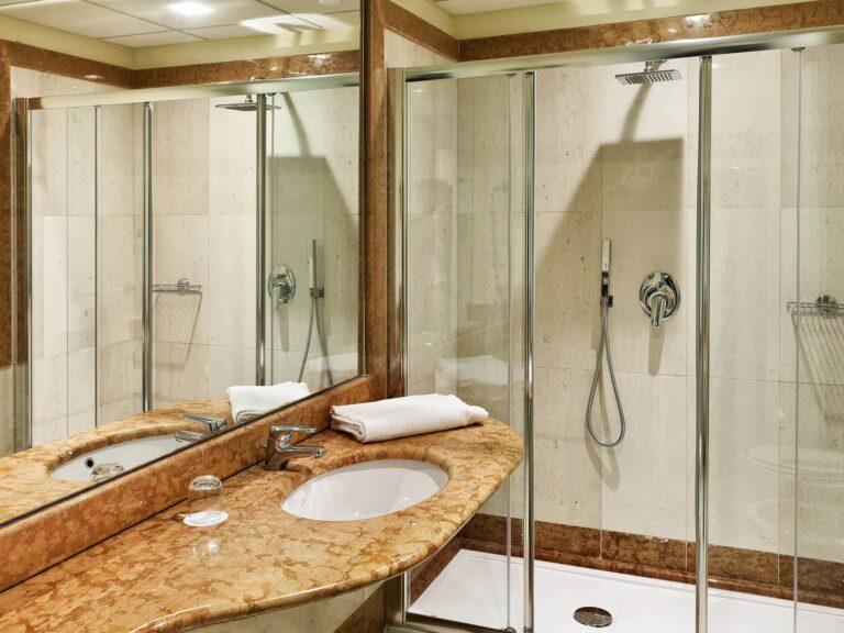 http://www.accorhotels.com/1971