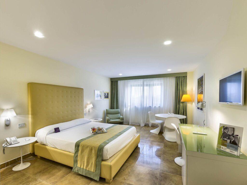 http://www.accorhotels.com/1971