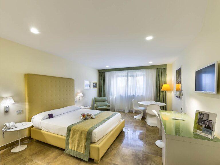 http://www.accorhotels.com/1971