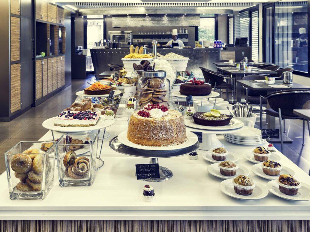 https://all.accor.com/1971