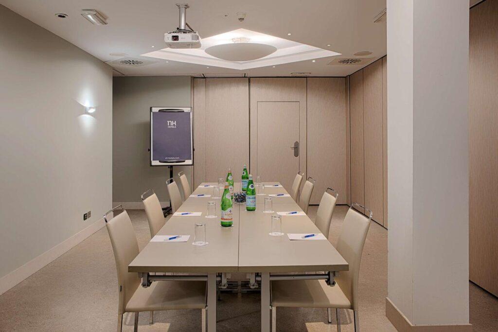nh-torino-centro-1lieu1salle-conference.jpg