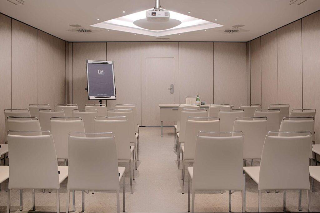 nh-torino-centro-1lieu1salle-meetings.jpg