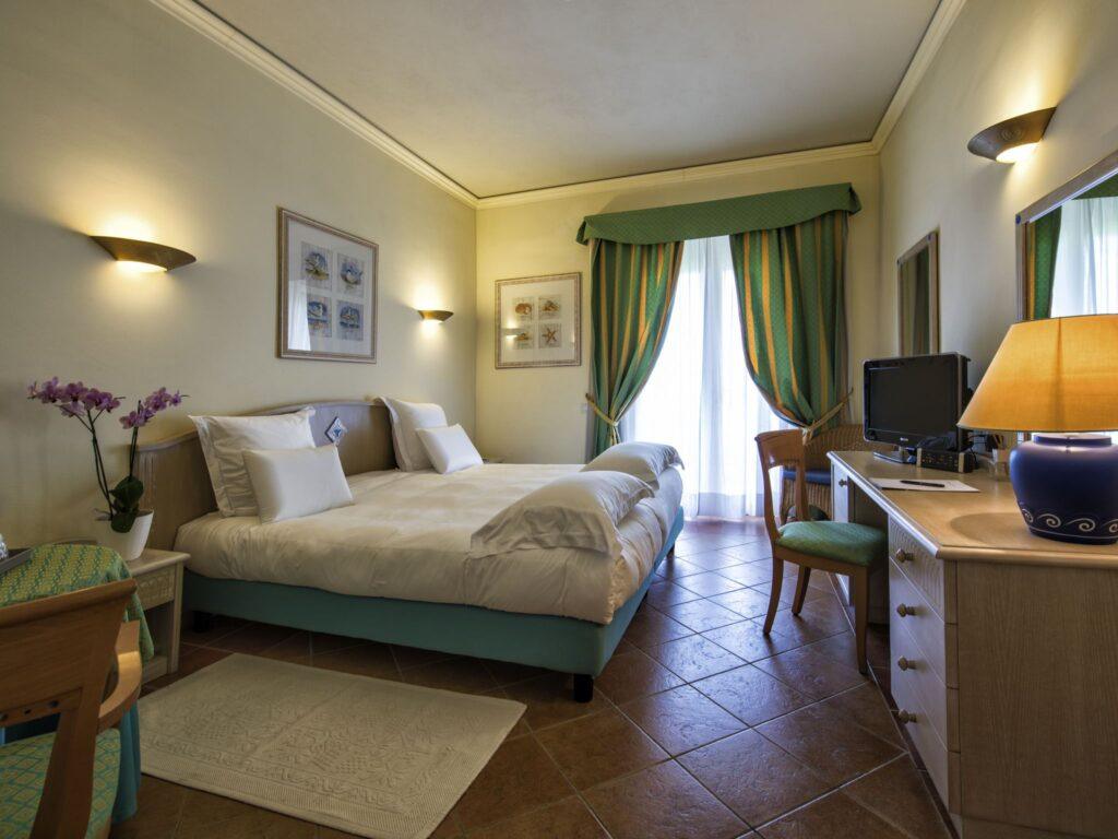 https://www.accorhotels.com/3040