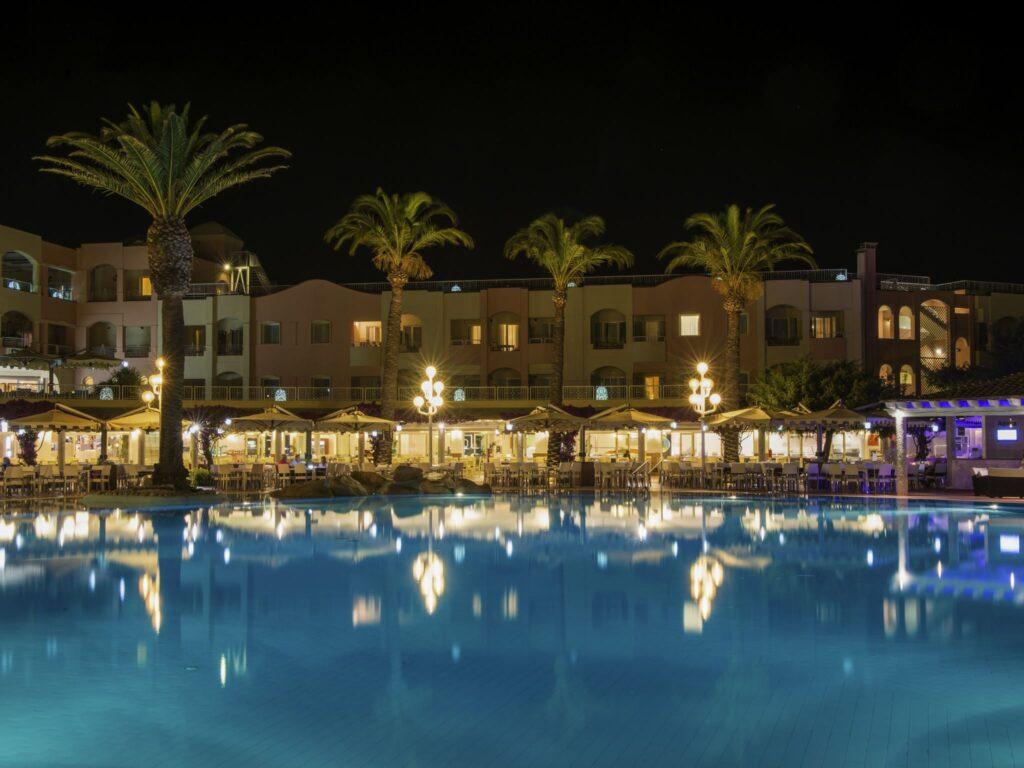 https://www.accorhotels.com/3040