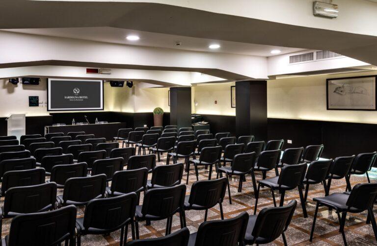 sardegna-hotel-1lieu1salle-meeting-scaled-1.jpg