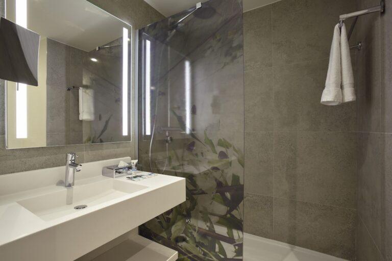 Salle_de_Bain_Standard-scaled-1.jpg