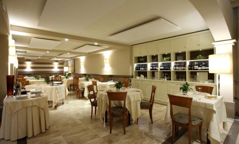 bw-grand-hotel-guinigi-1lieu1salle-seminaires.jpg