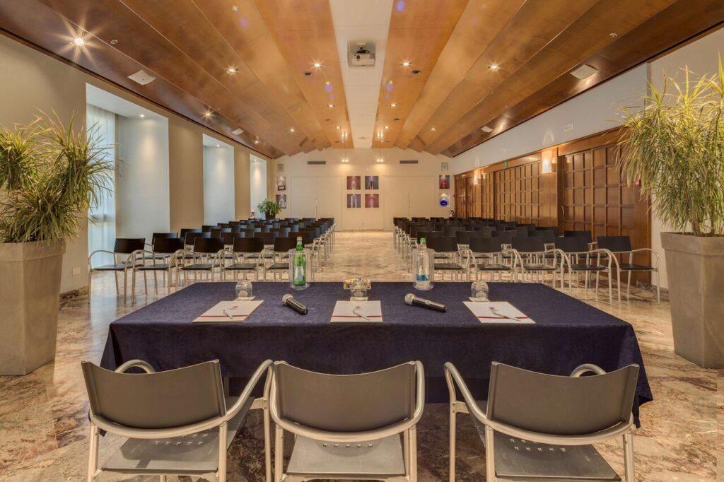 bw-plus-bologna-venise-1lieu1salle-meeting.jpg