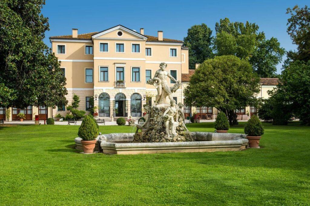 bw-plus-villa-tacchi-1lieu1salle-event.jpg