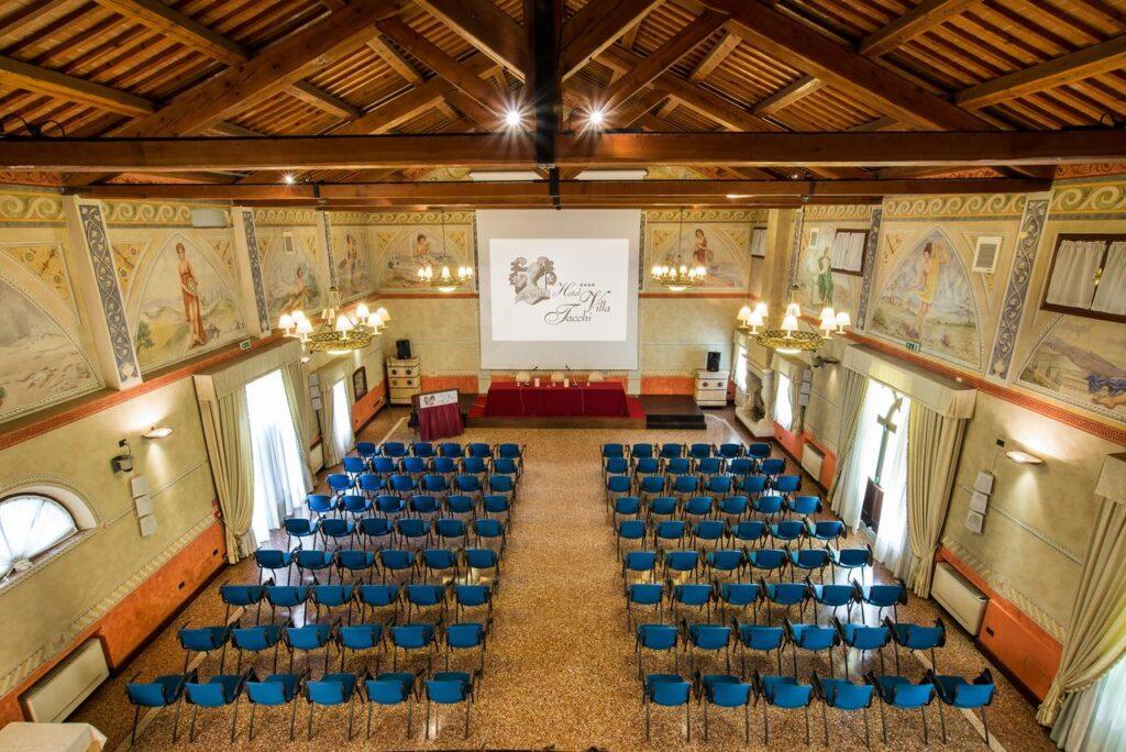 bw-plus-villa-tacchi-1lieu1salle-seminaires.jpg
