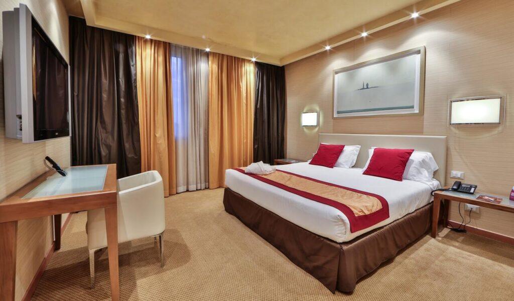 crowne-plaza-pavoda-1lieu1salle-events.jpg