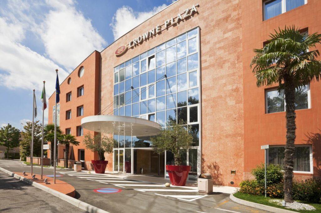 crowne-plaza-venise-est-quarto-altino-1lieu1salle-event.jpg