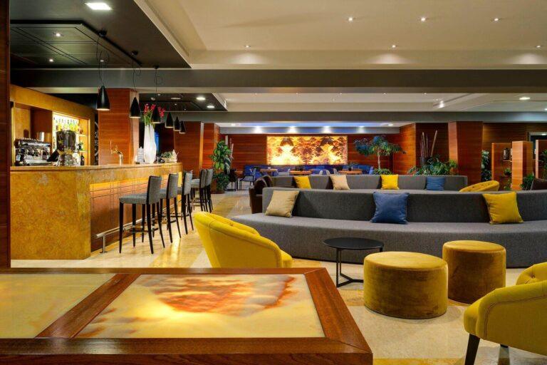 four-points-sheraton-siena-1lieu1salle-meeting.jpg