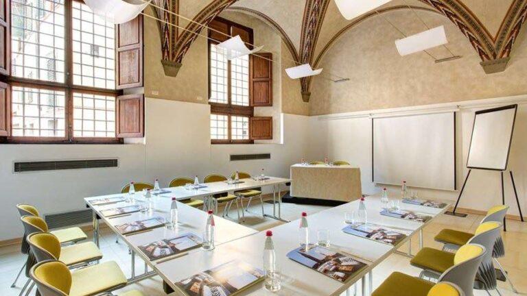 grand-hotel-cavour-florence-1lieu1salle-meeting.jpg