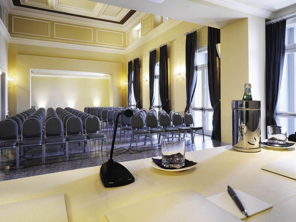 http://www.accorhotels.com/A2H1