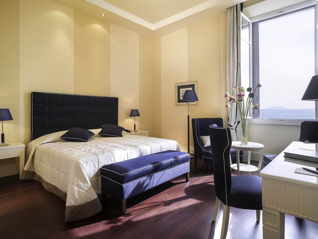 http://www.accorhotels.com/A2H1