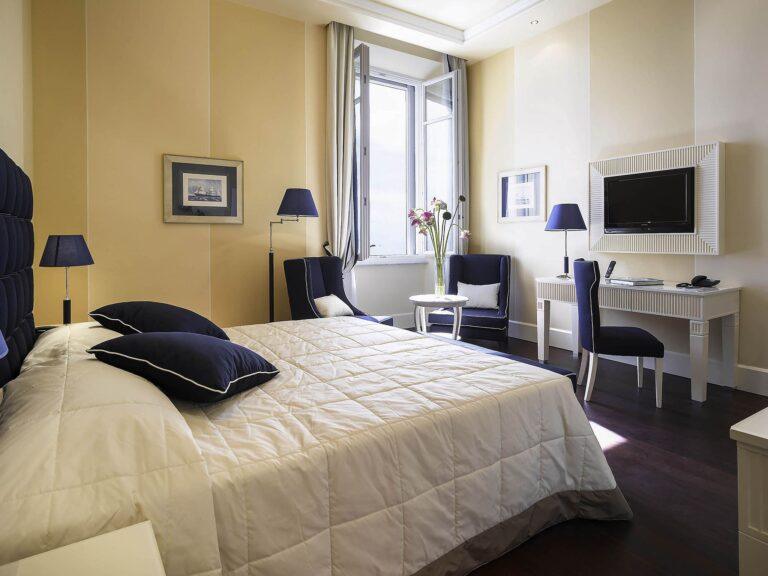 http://www.accorhotels.com/A2H1