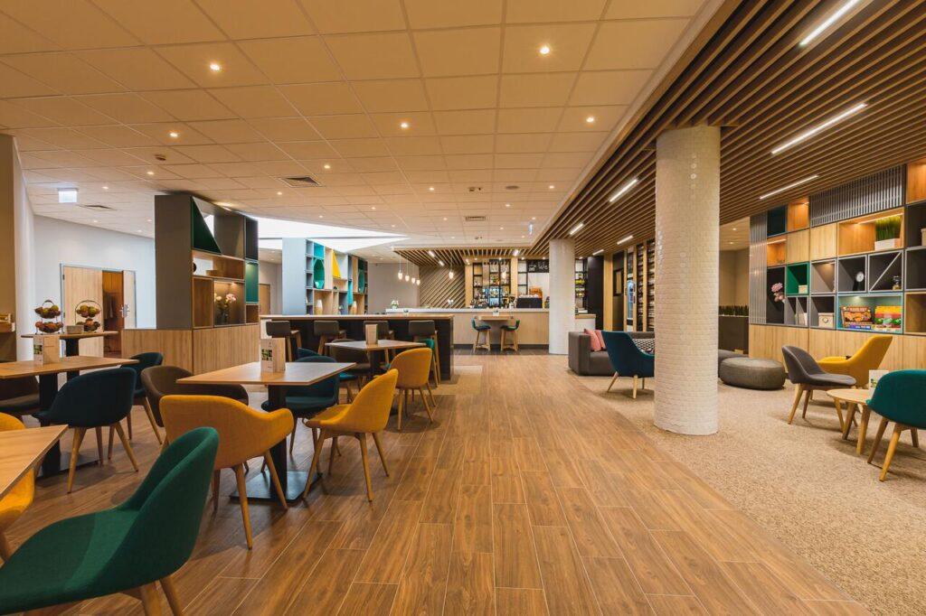 holiday-inn-budapest-budaors-1lieu1salle-meetings.jpg