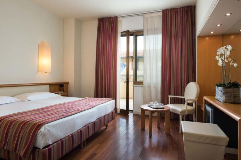 hotel-londra-florence-1lieu1salle-reunion.jpg