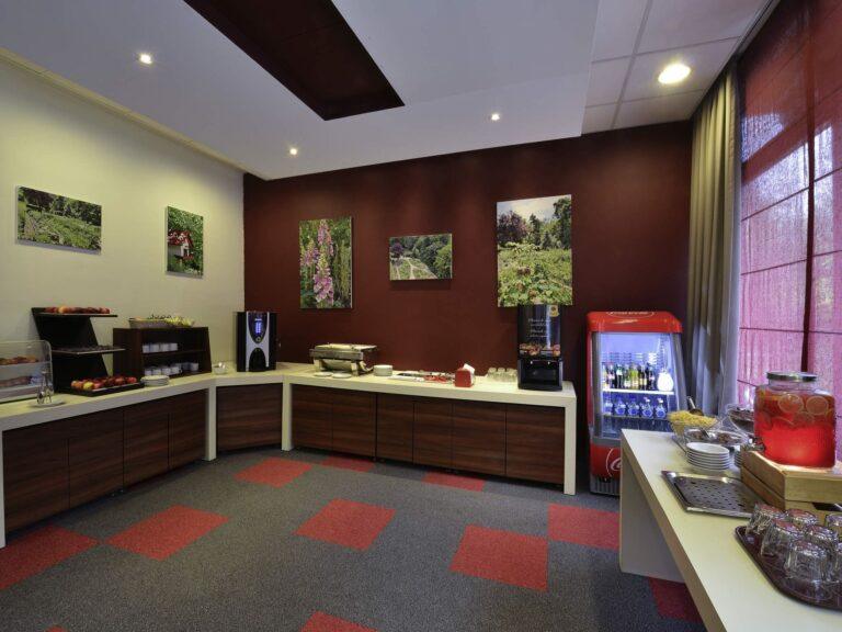 https://www.accorhotels.com/1682