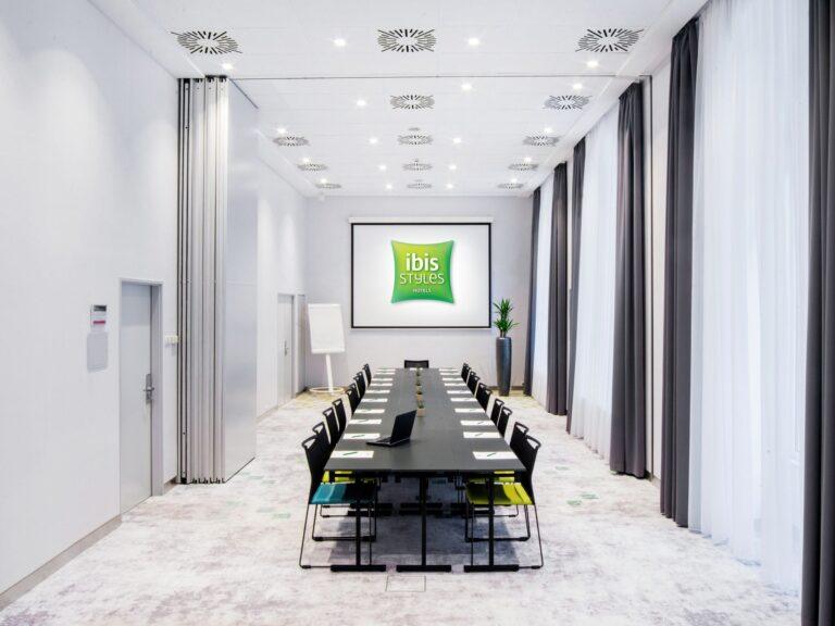 https://all.accor.com/2997