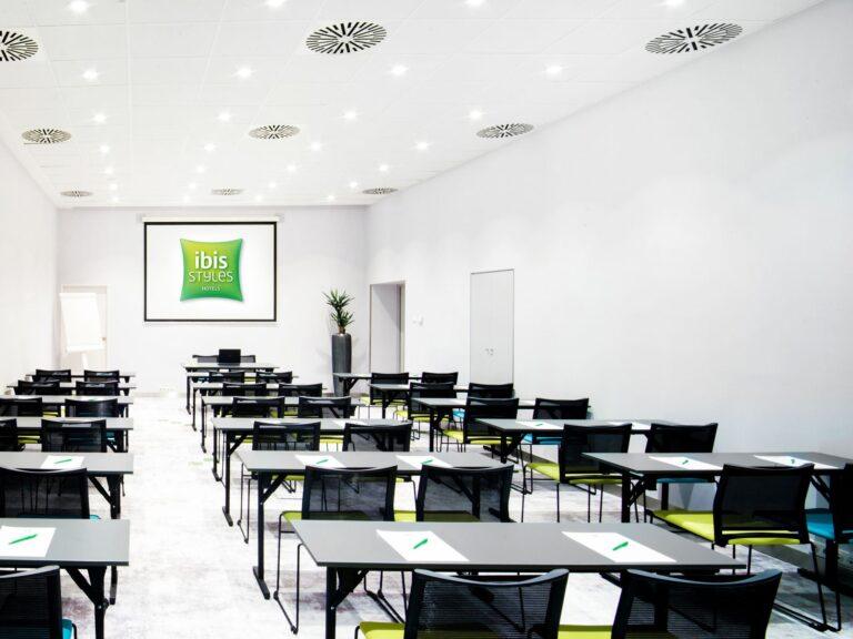 https://all.accor.com/2997