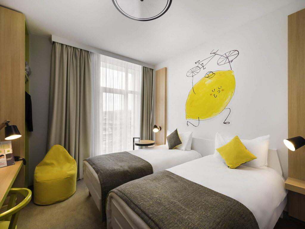 http://www.accorhotels.com/2025