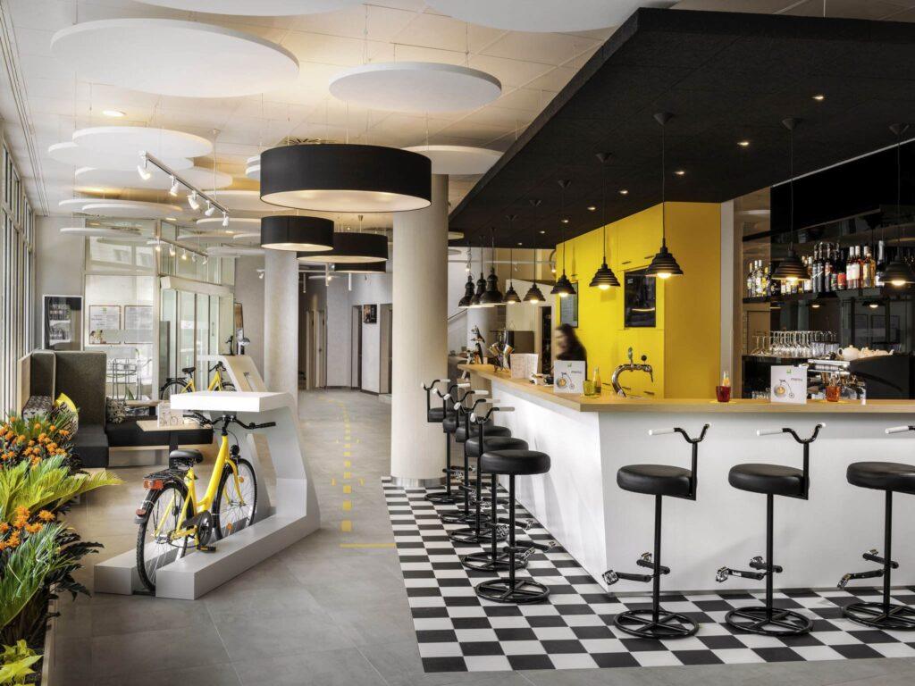 https://www.accorhotels.com/2025