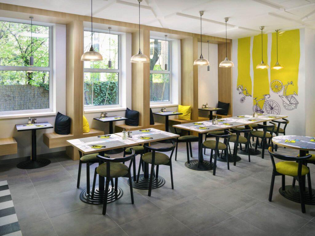 https://www.accorhotels.com/2025