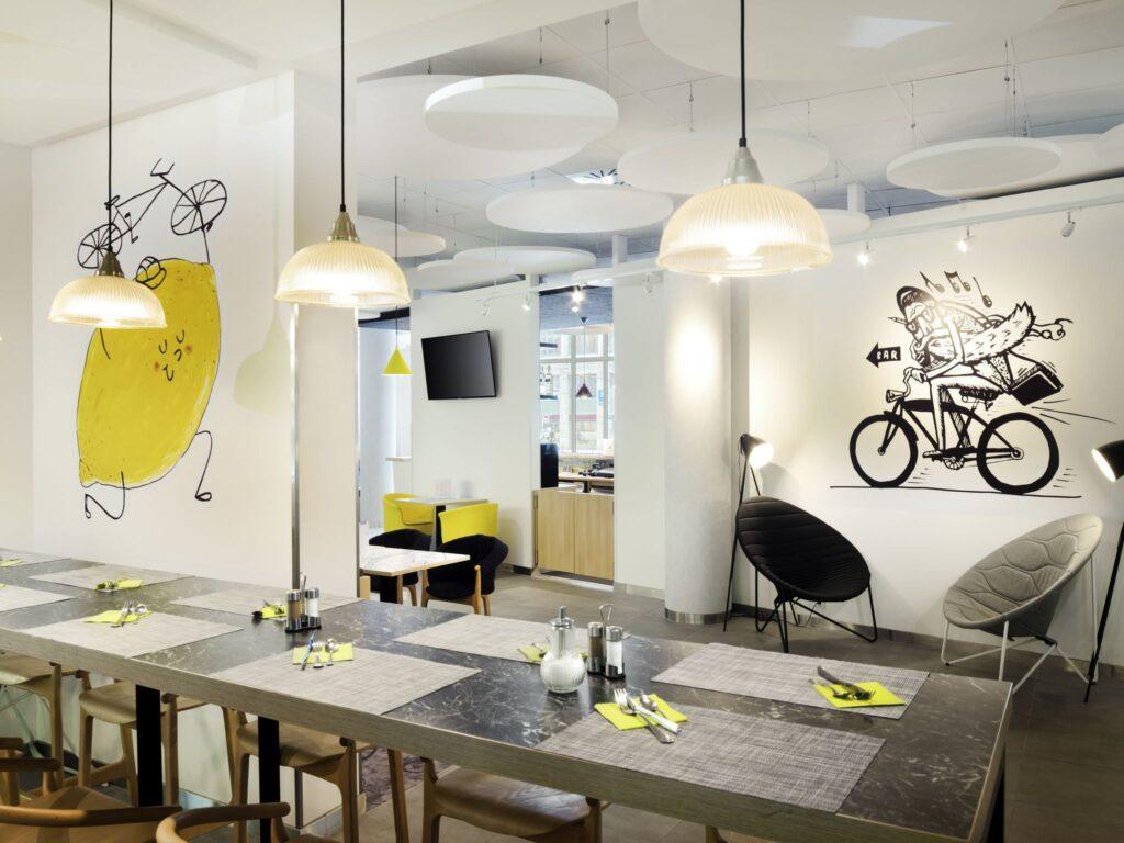https://www.accorhotels.com/2025