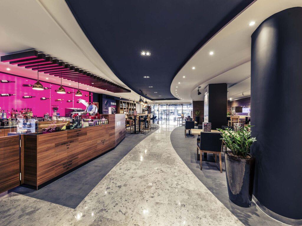 https://www.accorhotels.com/6565