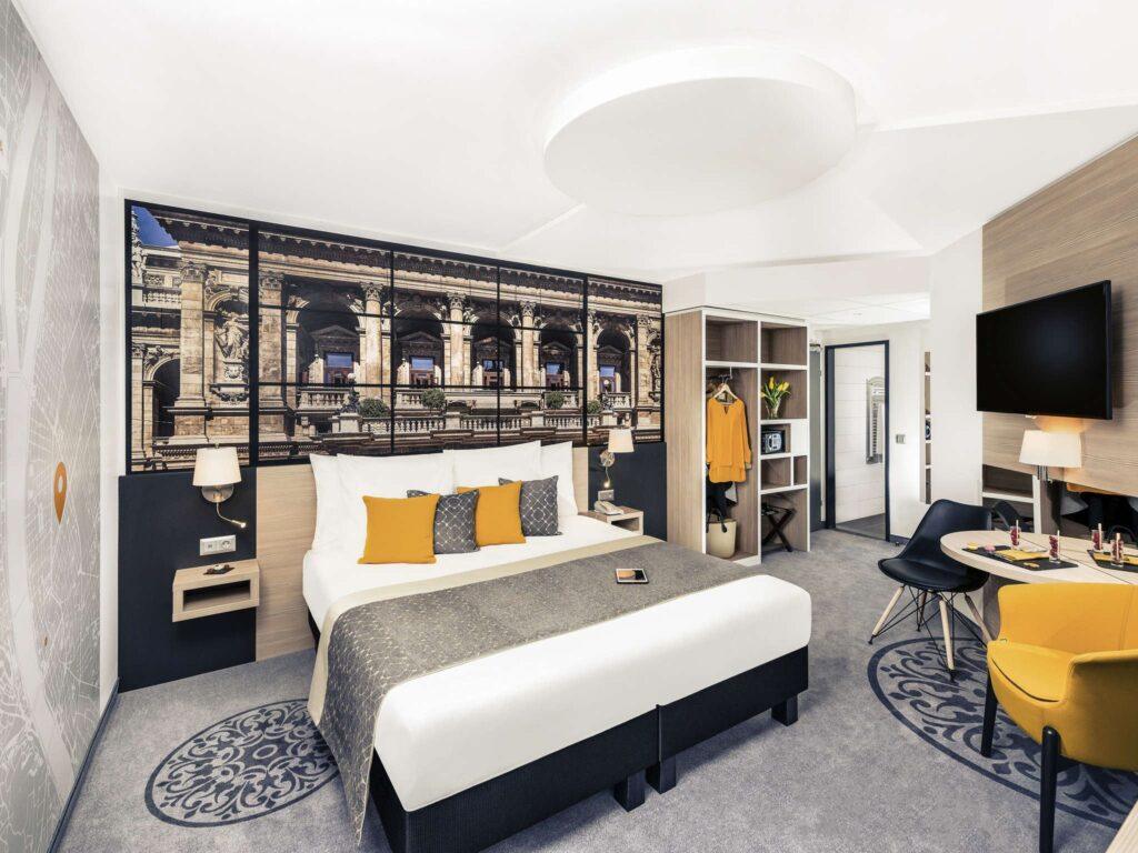 http://www.accorhotels.com/6565