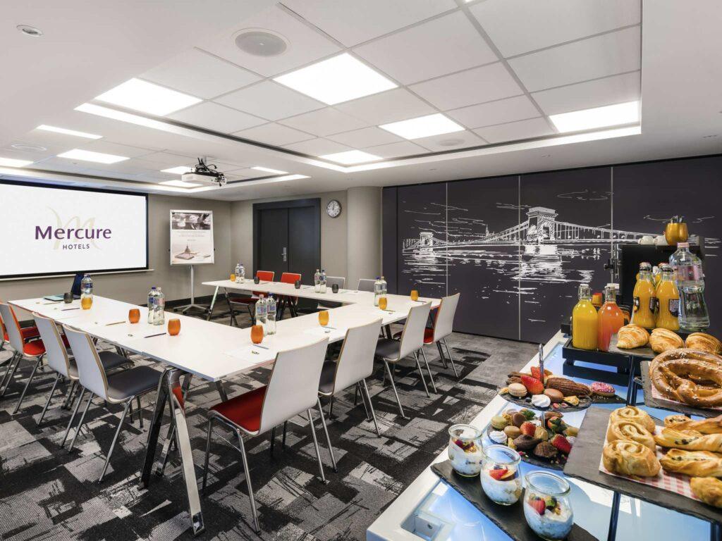 https://www.accorhotels.com/1765
