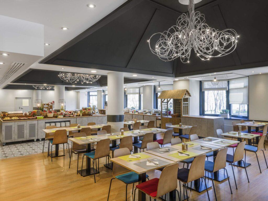 https://all.accor.com/1765