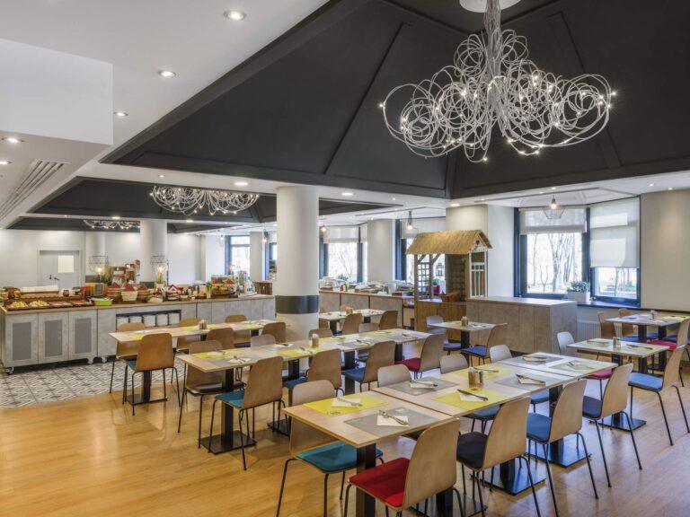 https://all.accor.com/1765