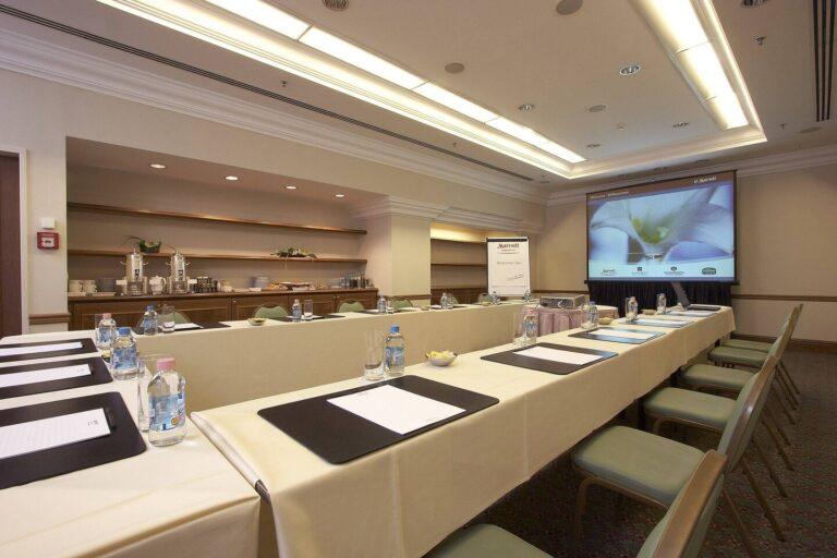 millennium-court-budapest-1lieu1salle-meetings.jpg