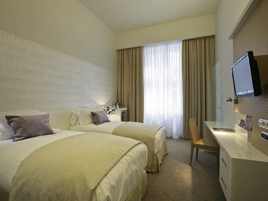 http://www.accorhotels.com/1686