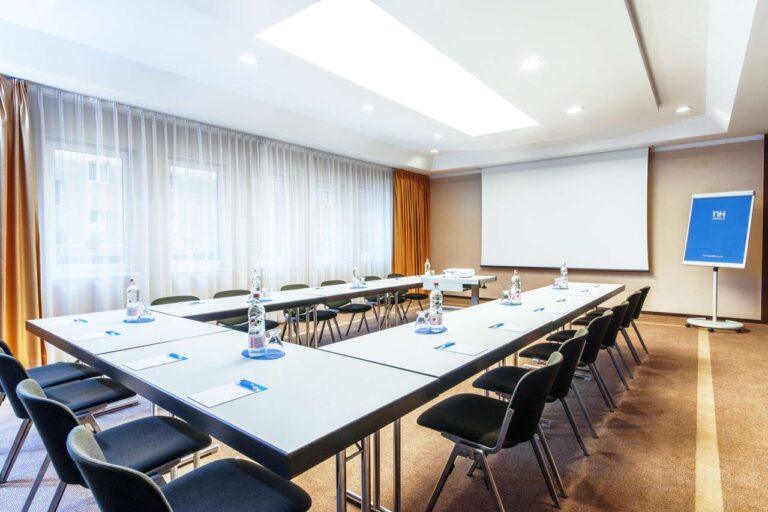 nh-budapest-city-1lieu1salle-meetings.jpg