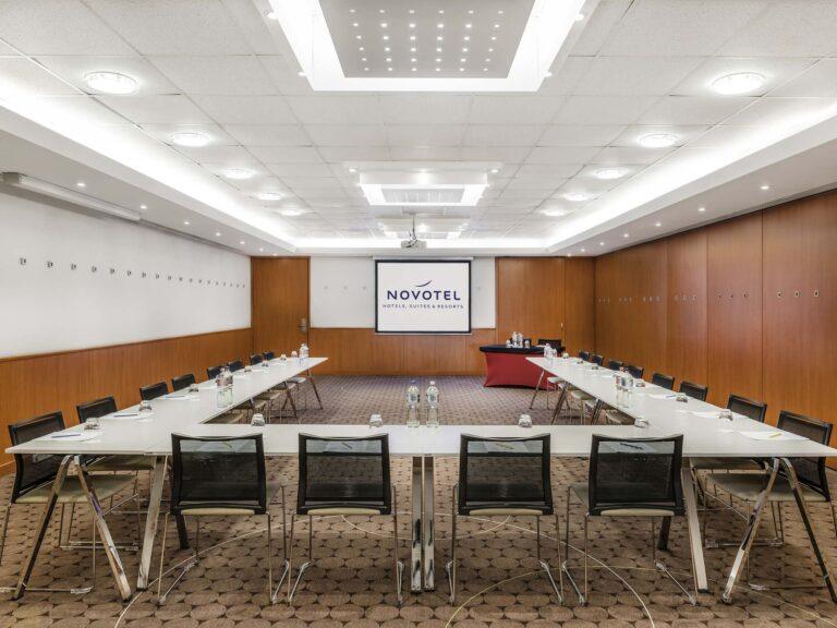https://www.accorhotels.com/3560