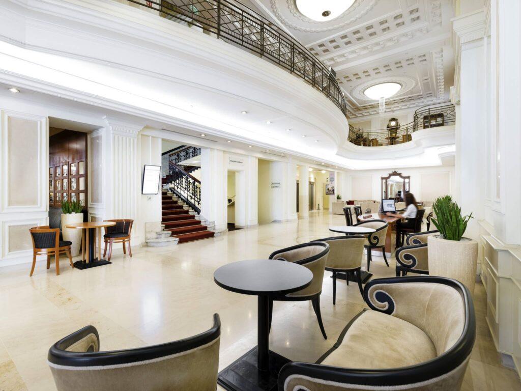 https://www.accorhotels.com/3560