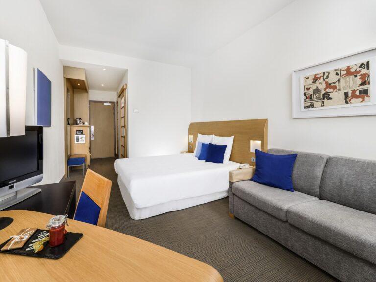 https://www.accorhotels.com/6151