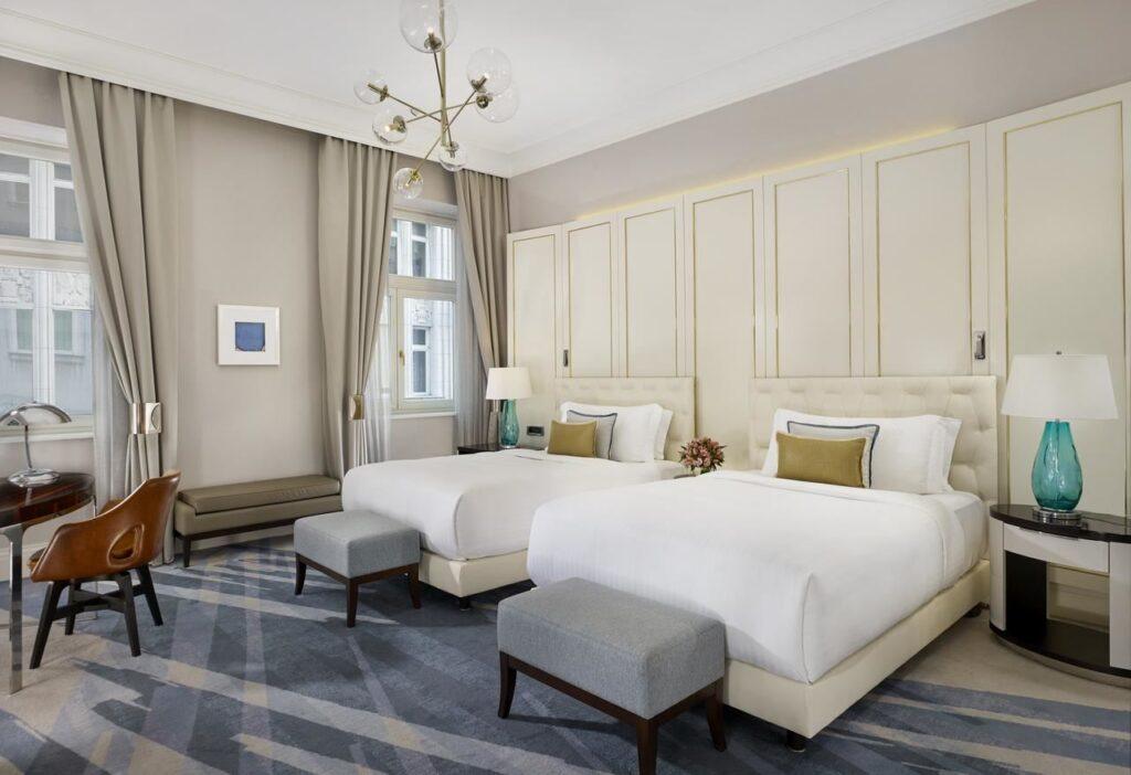 ritz-carlton-budapest-1lieu1salle-reunion.jpg