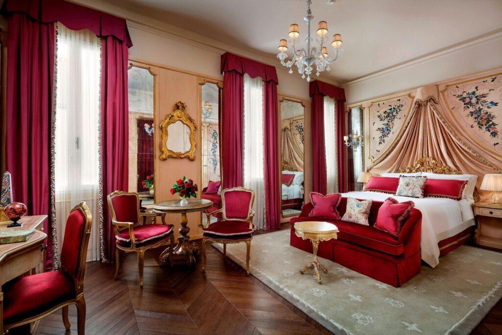 the-gritti-palace-1lieu1salle-reunion.jpg