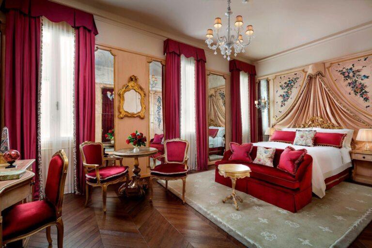 the-gritti-palace-1lieu1salle-reunion.jpg